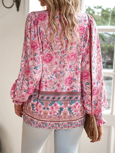 Blusa con lazo en el cuello y estampado floral bohemio