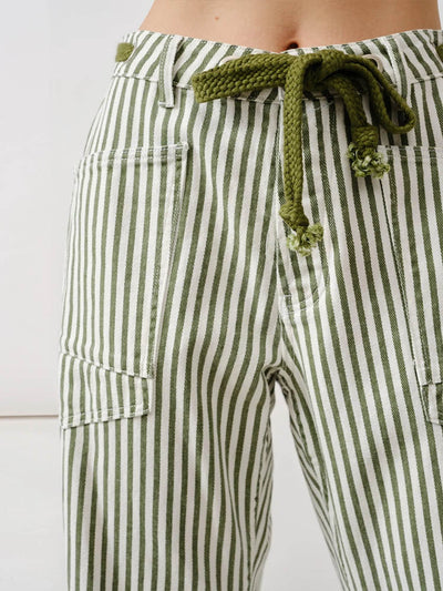 Pantalones de barril de corte relajado con rayas de ferrocarril