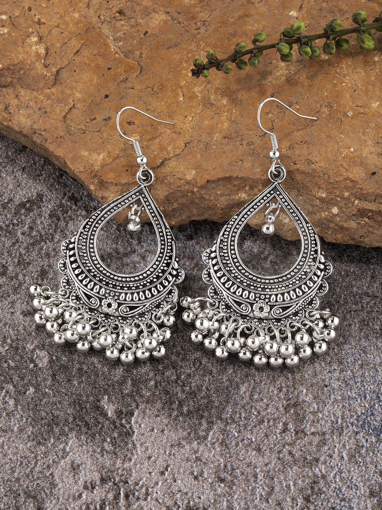 Pendientes Jhumka de aleación de estilo étnico